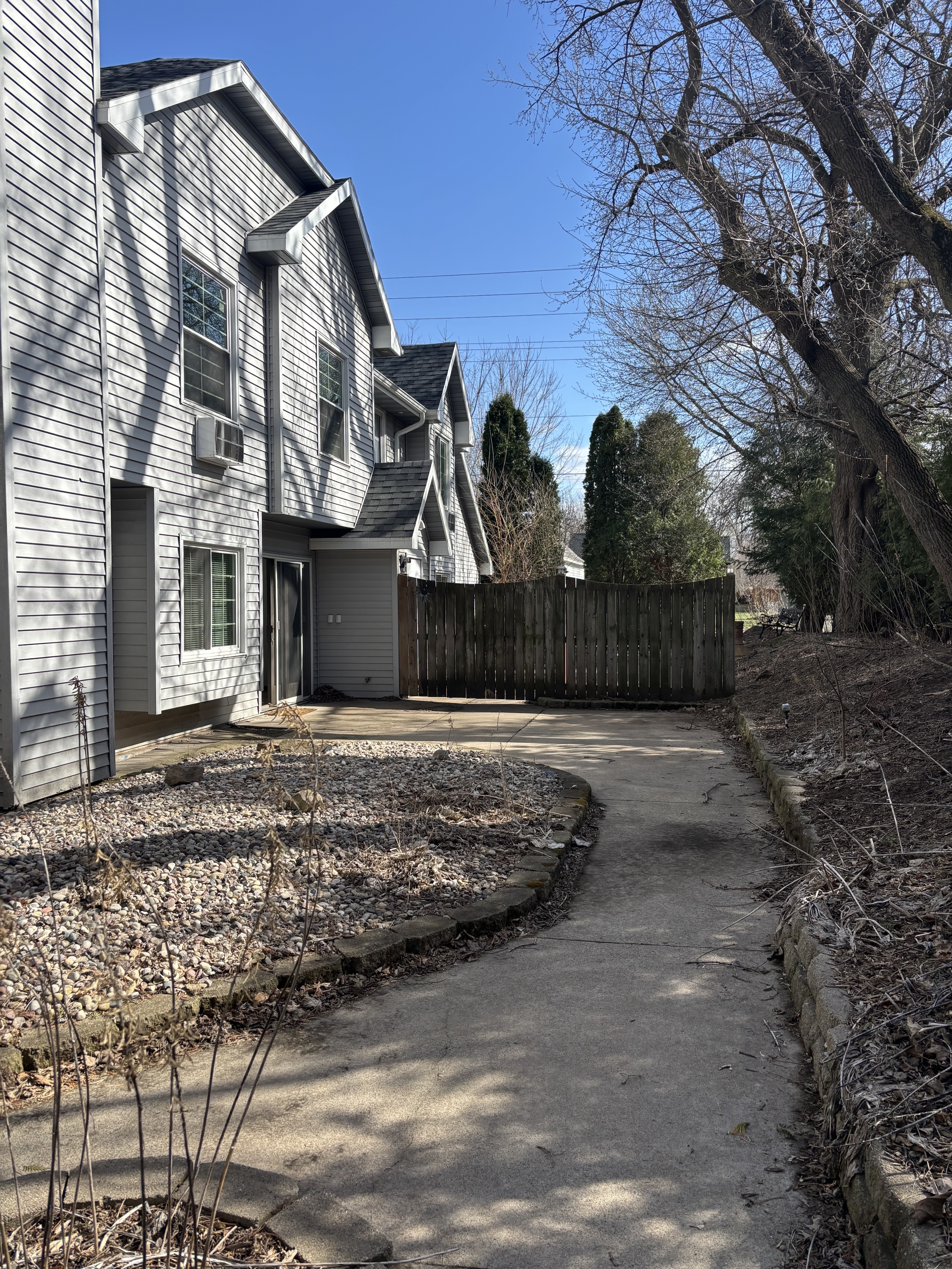 2467 Lynndale